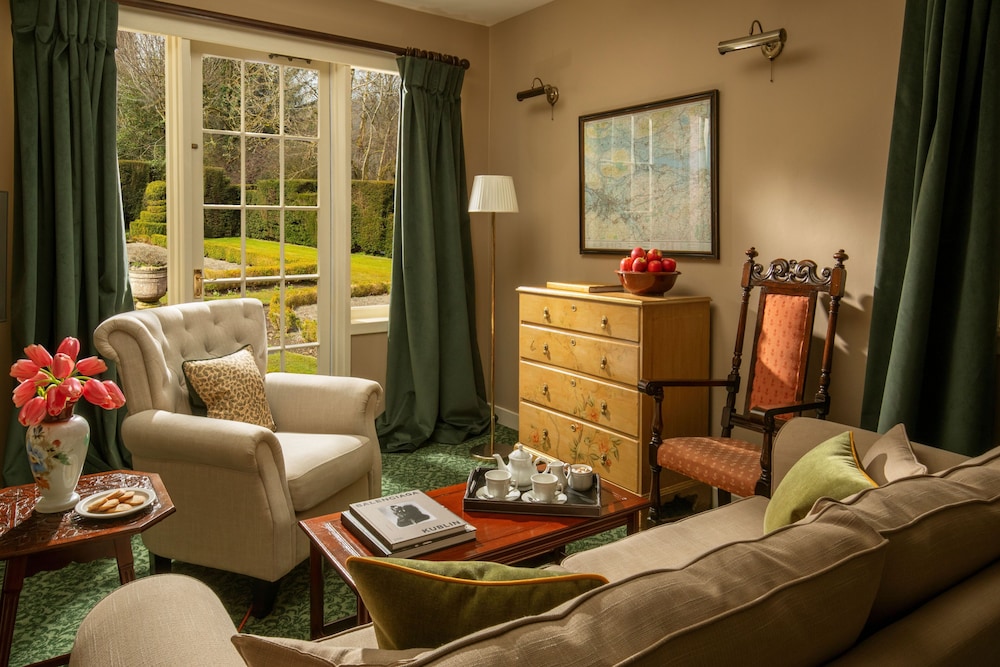 ROMAN CAMP HOTEL 46/72