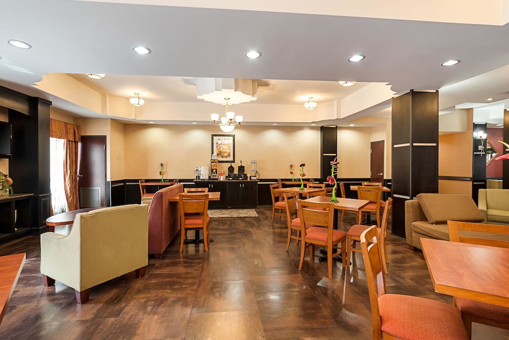 Comfort Suites Sulphur 42/56