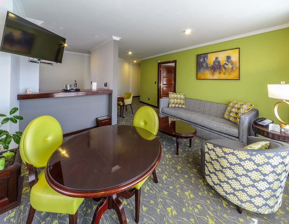 Ritz Apart Hotel 36/48