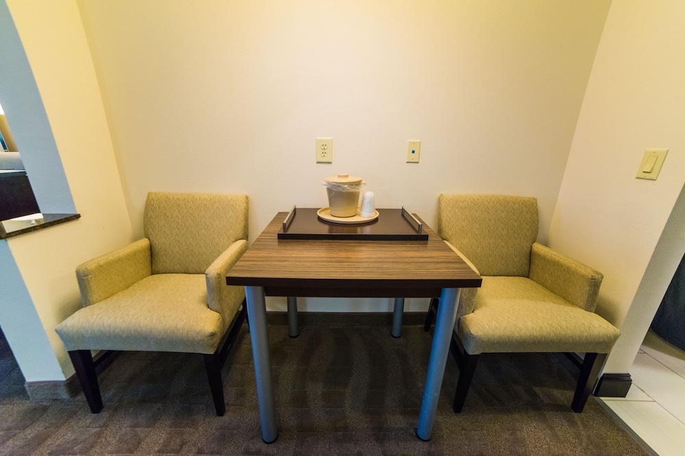 Holiday Inn Express Hotel & Suites Rockingham 48/59