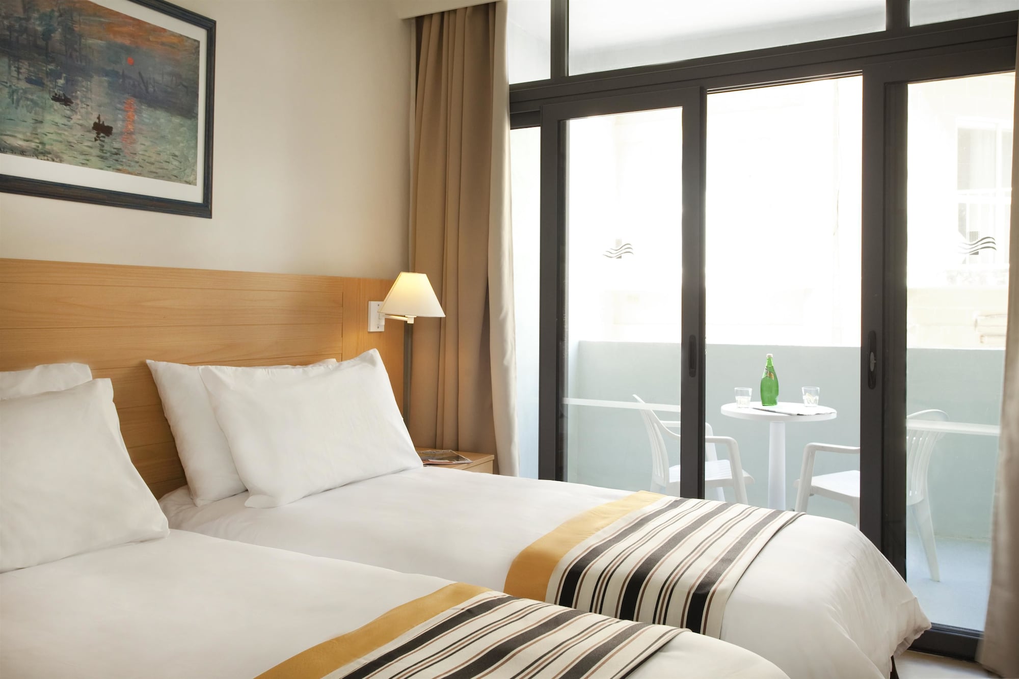 ROOM, DOUBLE OR TWIN BED, BALCONY