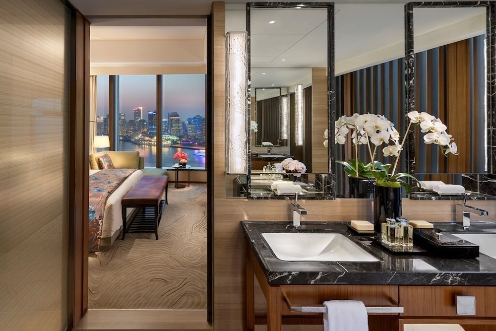 Mandarin Oriental Shanghai 40/78