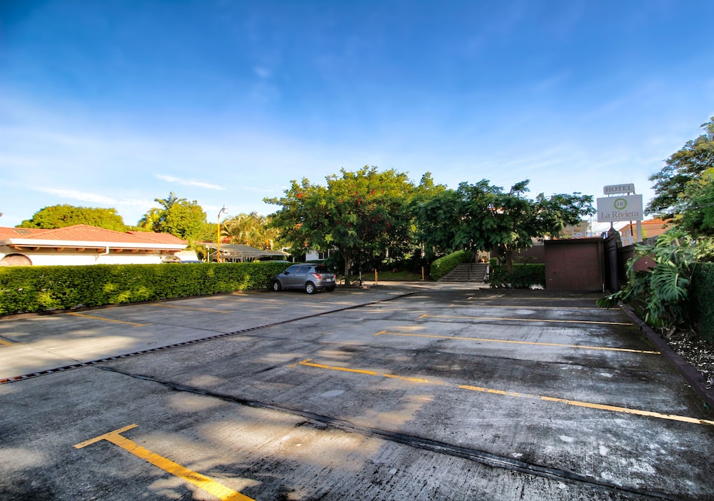 La Riviera Hotel Bed And Breakfast 39/50
