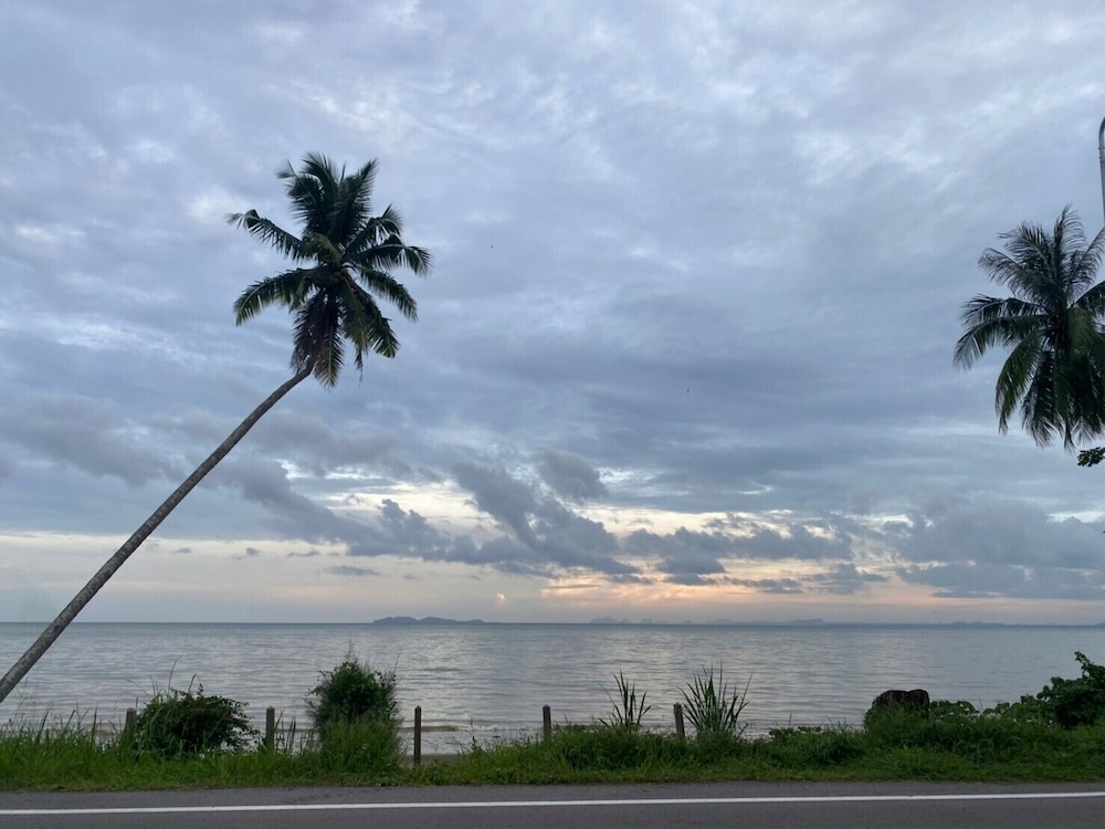 Sailom Resort Bangsaphan 48/55