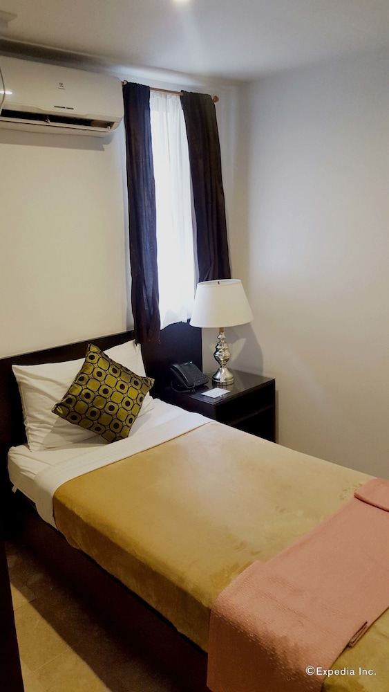 Zen Rooms Makati Amorsolo 19/59