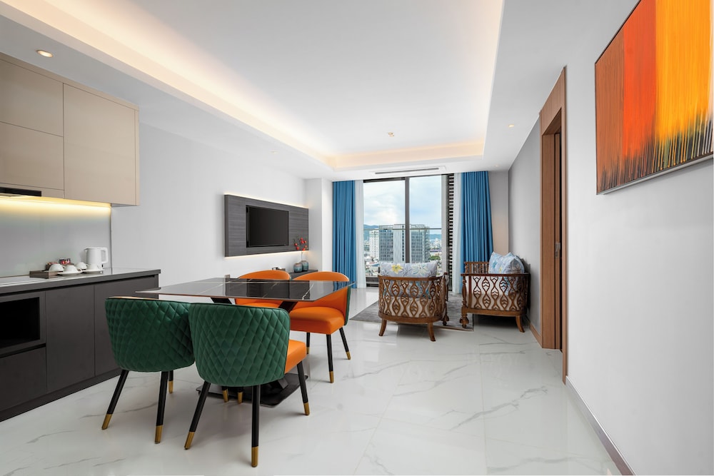 Centre Point Danang Hotel & Residence 39/47