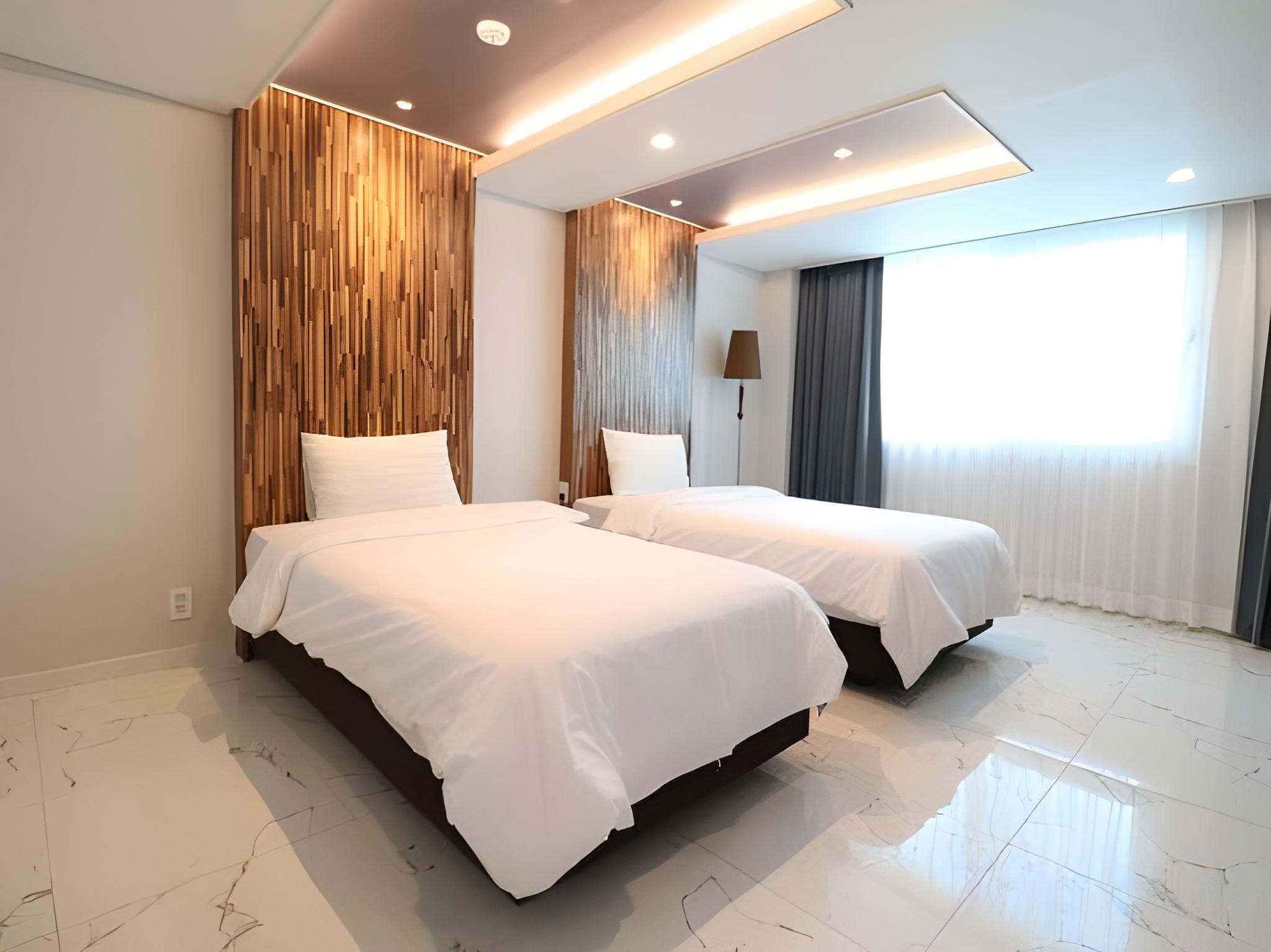 Chungju Grand Hotel 12/36