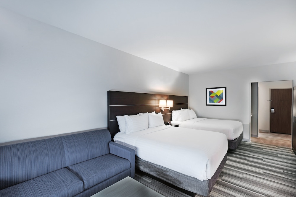 HOLIDAY INN EXPRESS & SUITES COFFEYVILLE 16/48