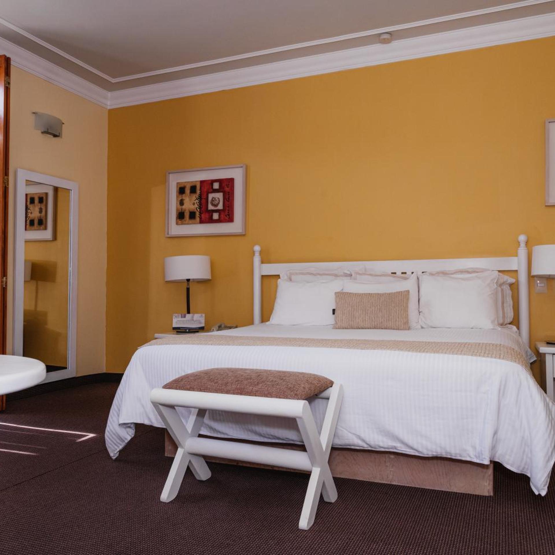 Deluxe, King Bed