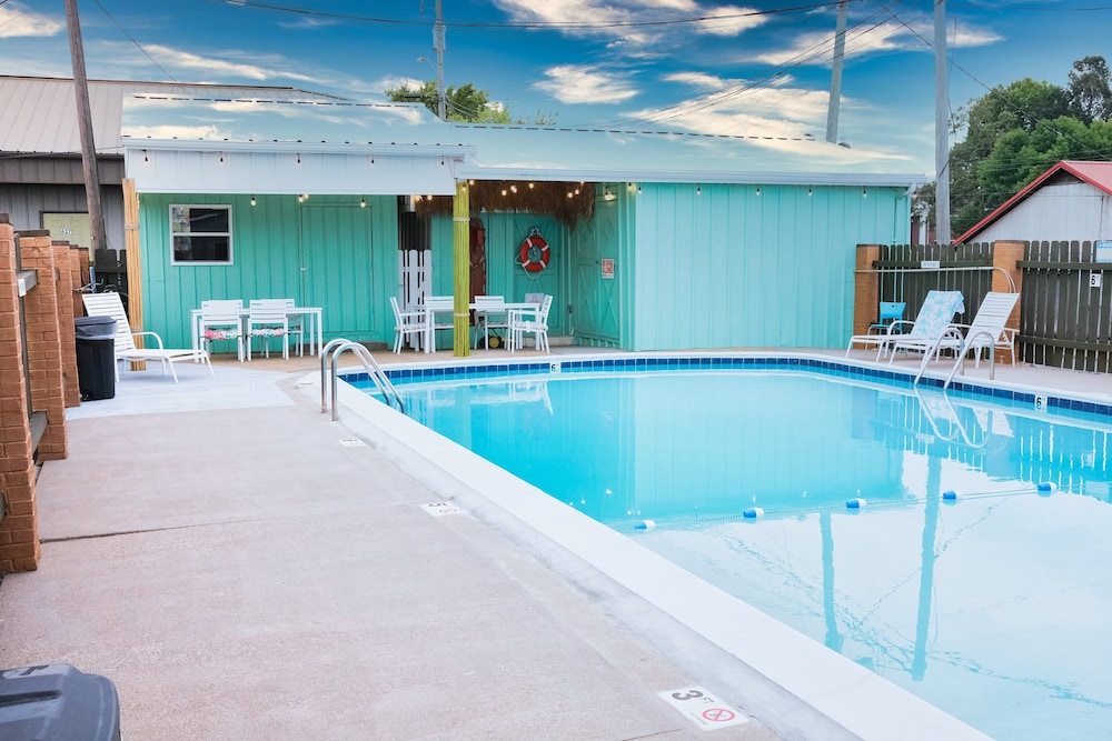 Regency Inn 55/72