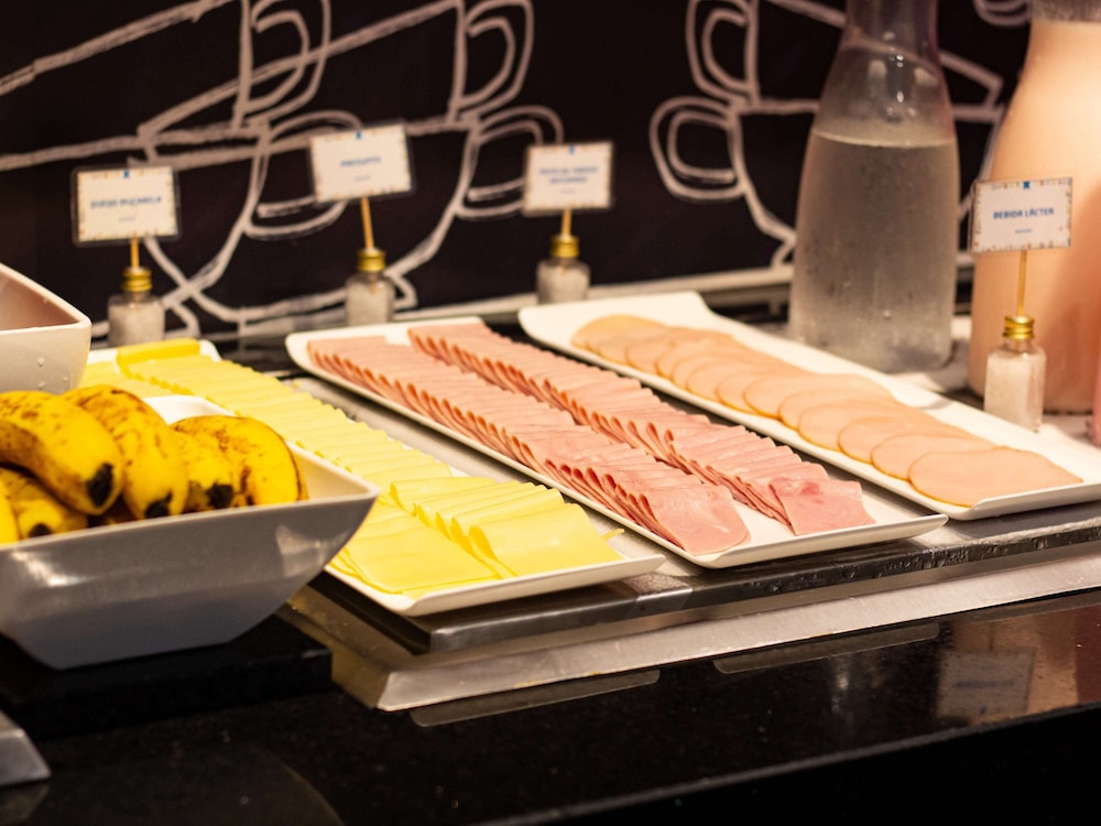 Ibis Budget Curitiba Aeroporto 57/65