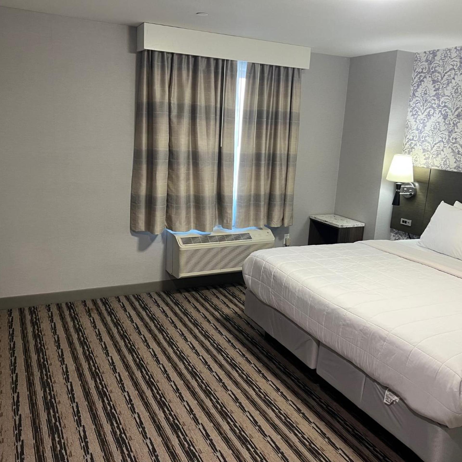 The Essence Hotel at JFK 8/16