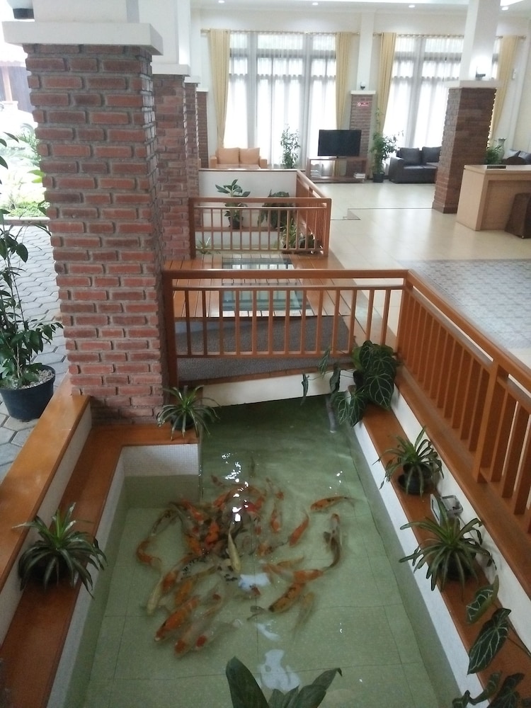 Ahadiat Hotel And Bungalow 20/50