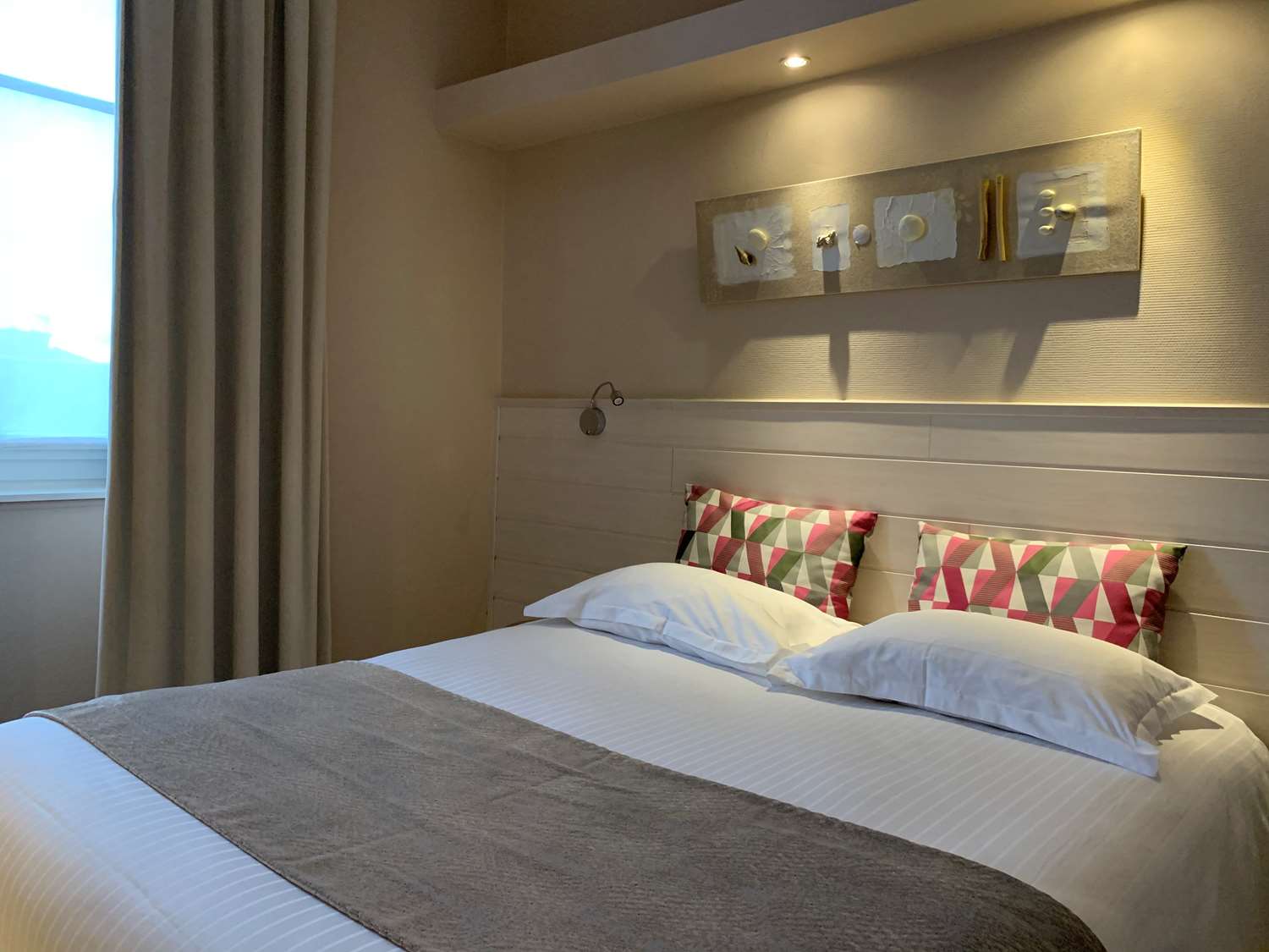 Deluxe, King Bed