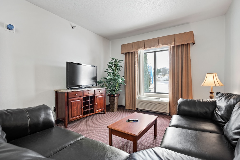 Usa Stay Hotel and Suites 38/48