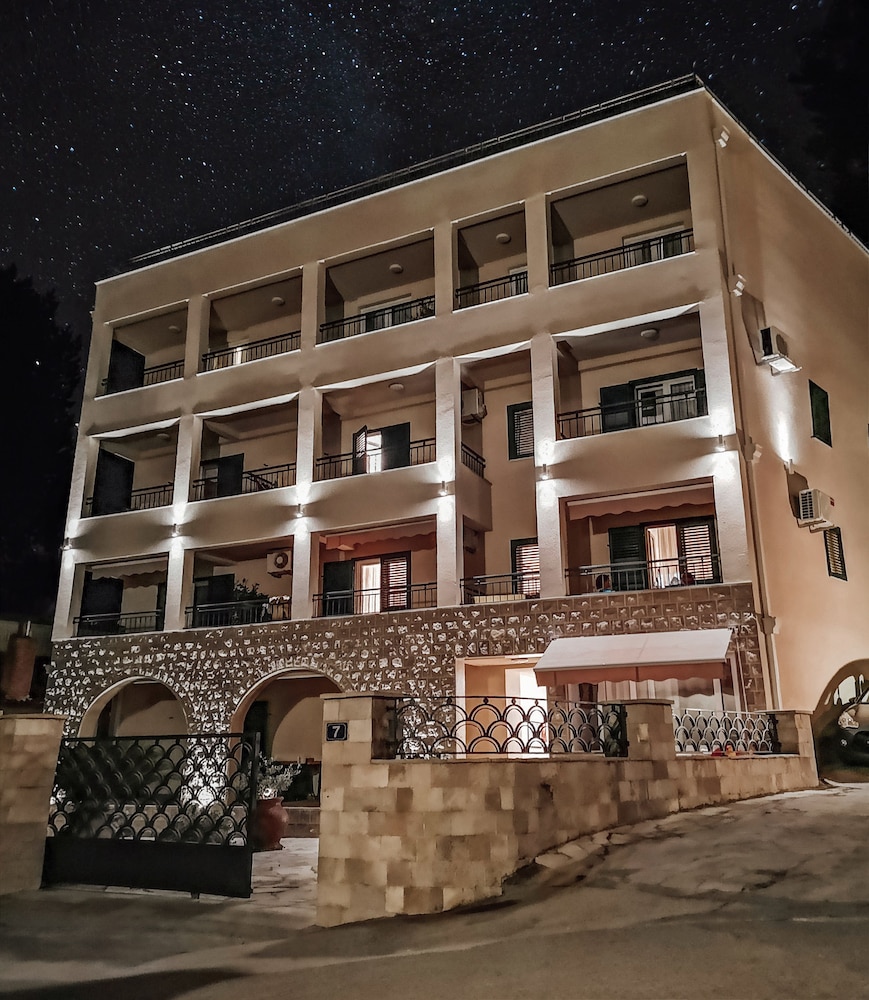 Guest House Medin 2/50
