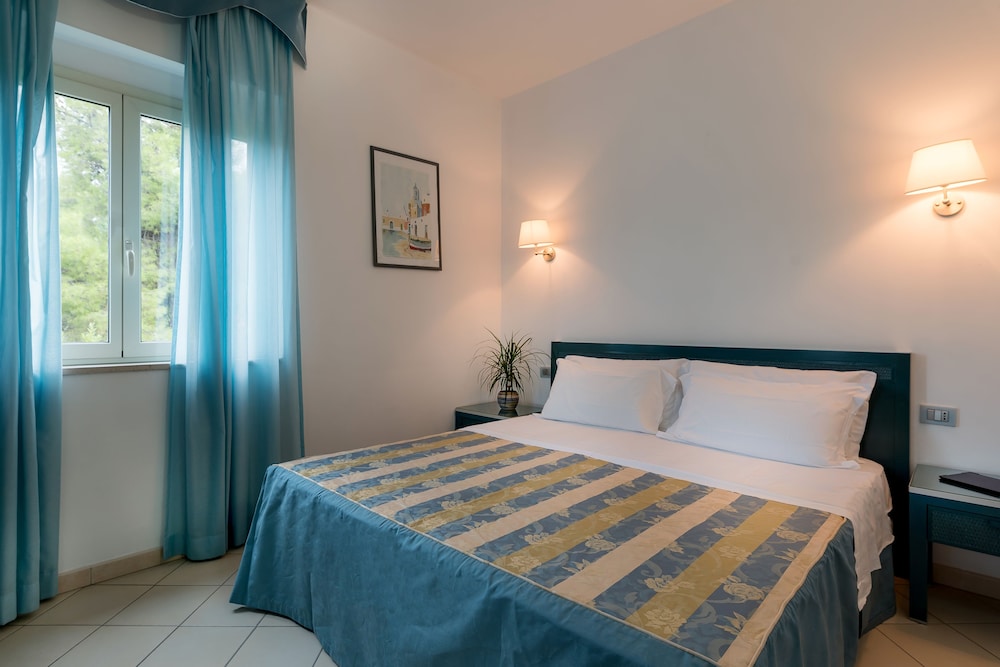 MARITALIA HOTEL CLUB VILLAGE 19/67