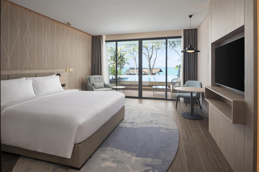 Premium, King Bed, Ocean Front, with Pool
