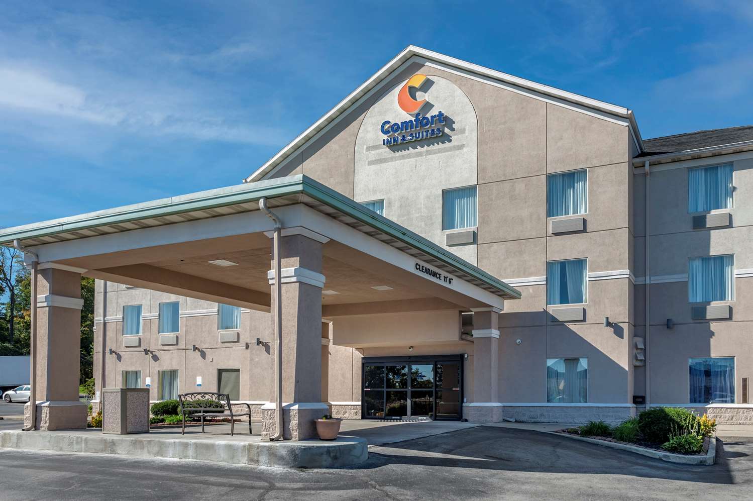 Comfort Inn & Suites Dayton, OH 2/10