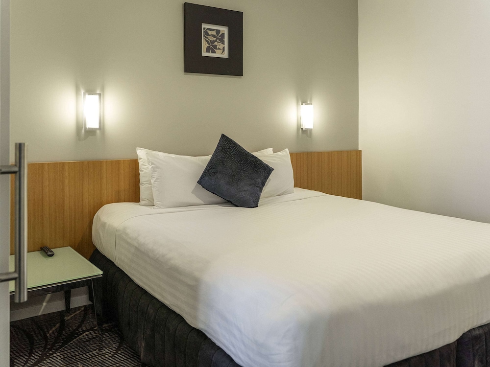 Adelaide Rockford Hotel 14/50