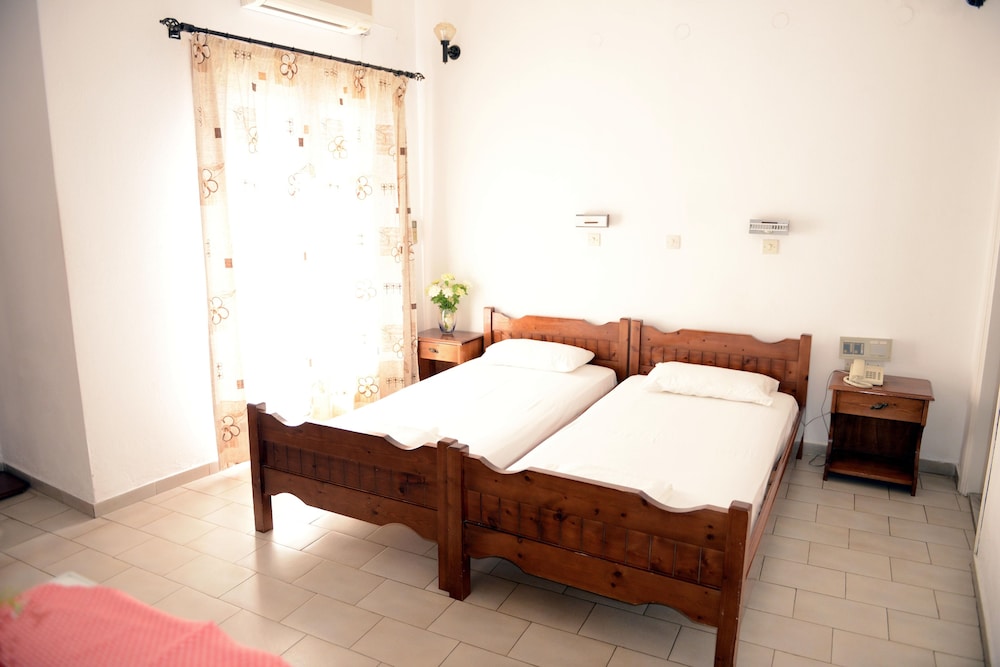 Anthemis Hotel 14/40