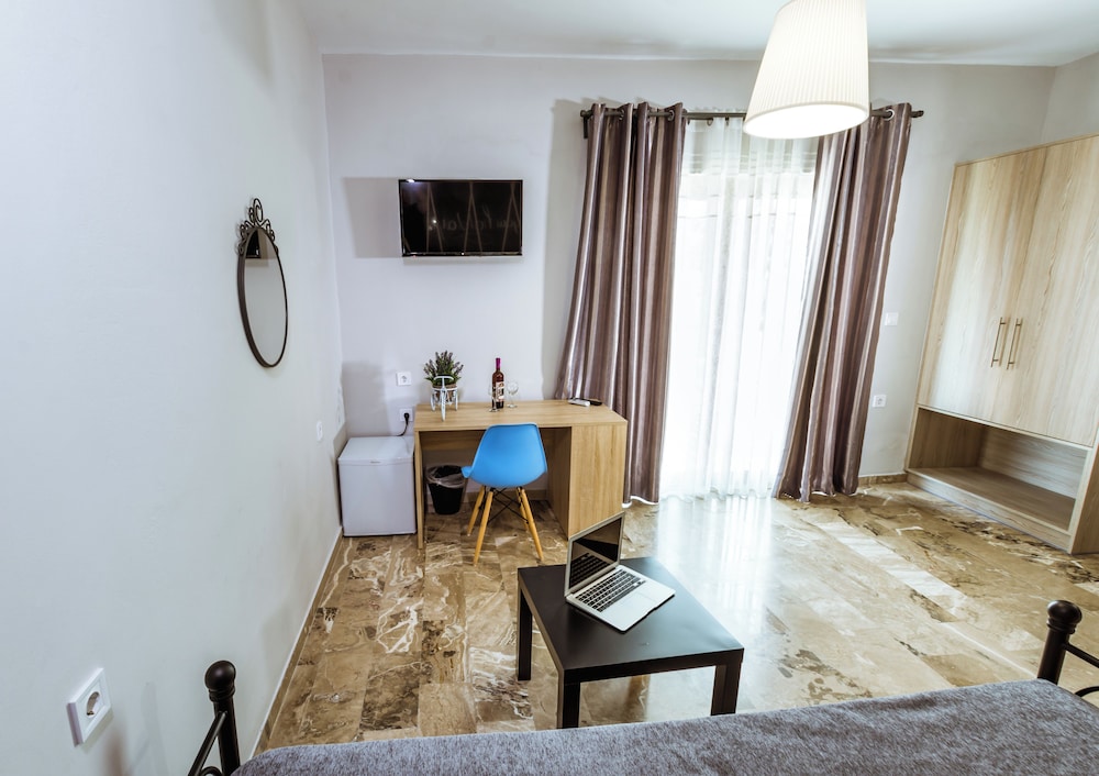 Gregory Comfort Hotel 34/46