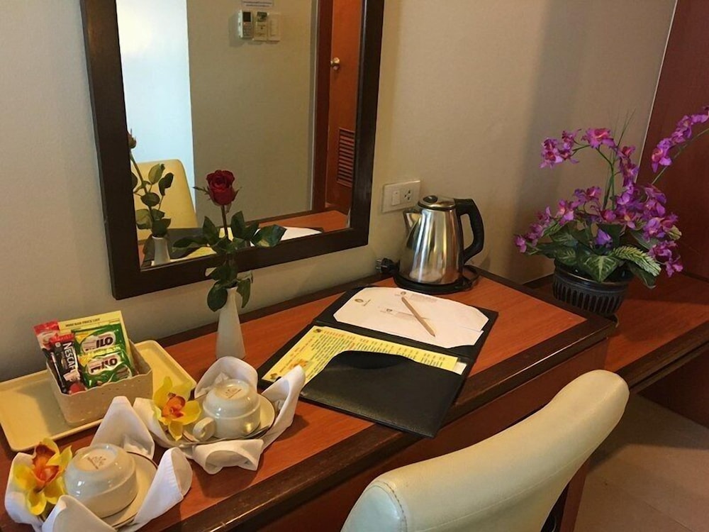 Hadyai Golden Crown Hotel 47/58
