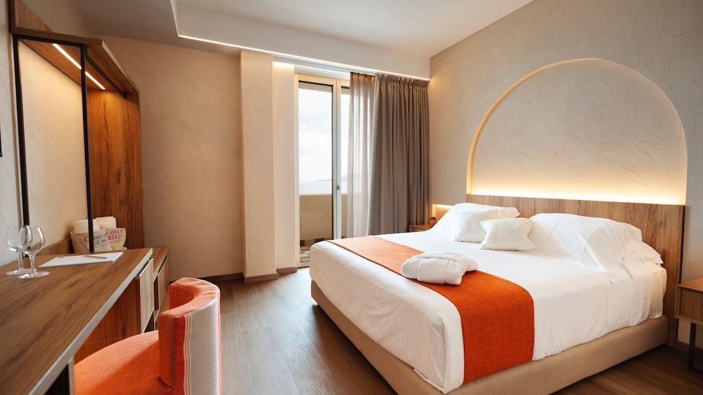 Superior, Double Bed, Ocean Front