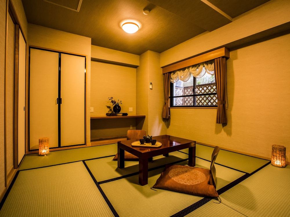 Ooedo Onsen Monogatari Premium Gero Honkan 30/65