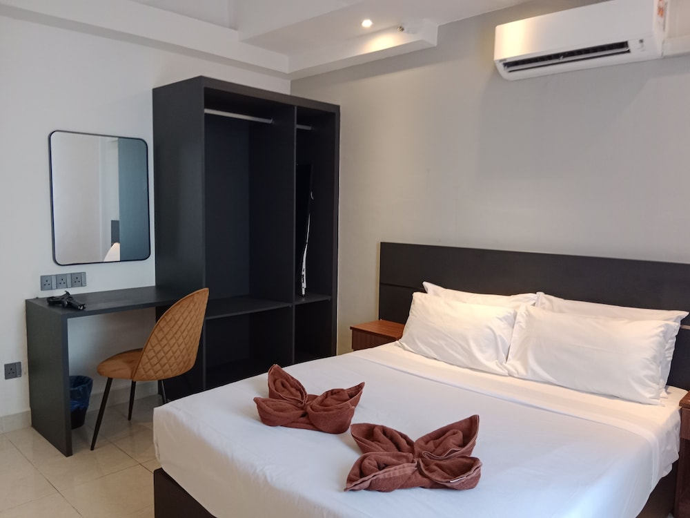 2 BEDROOMS, APARTMENT