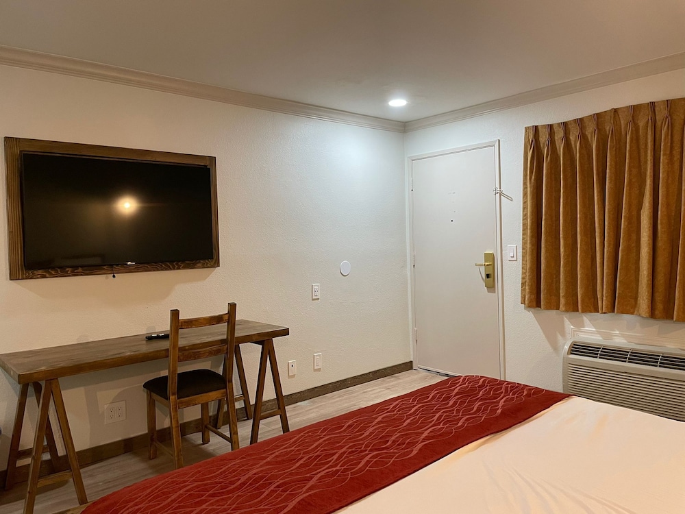 Ramona Valley Inn 33/61