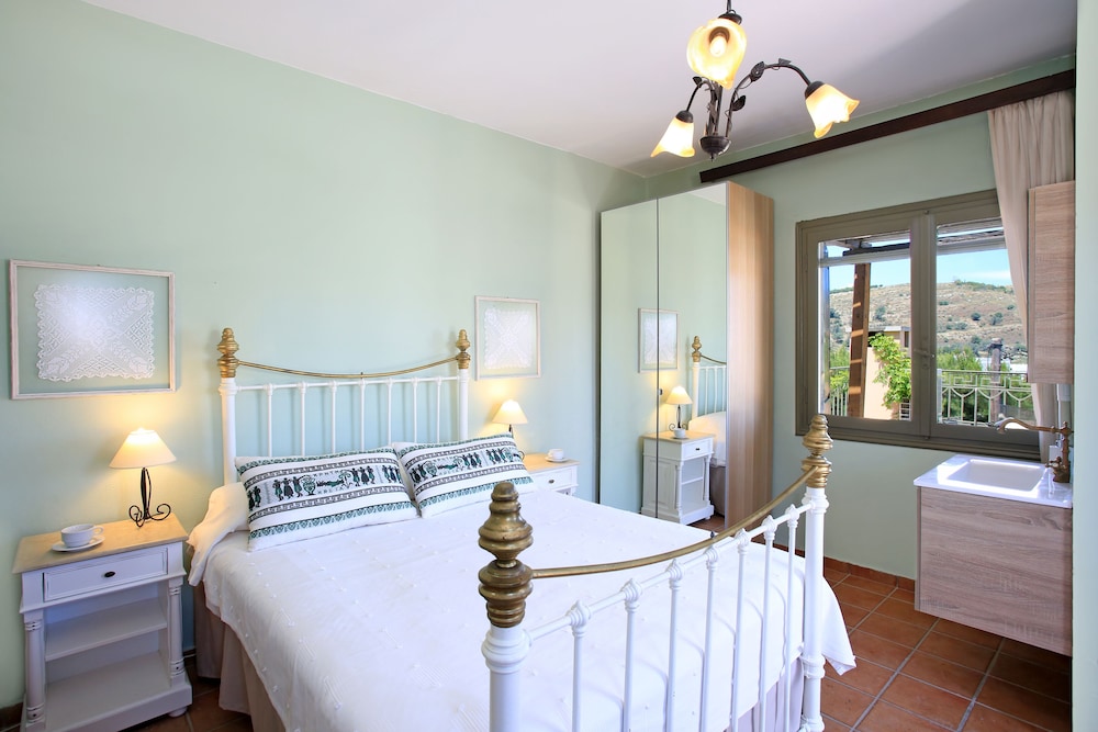 KAMILARI PASIPHAE VILLA 18/60