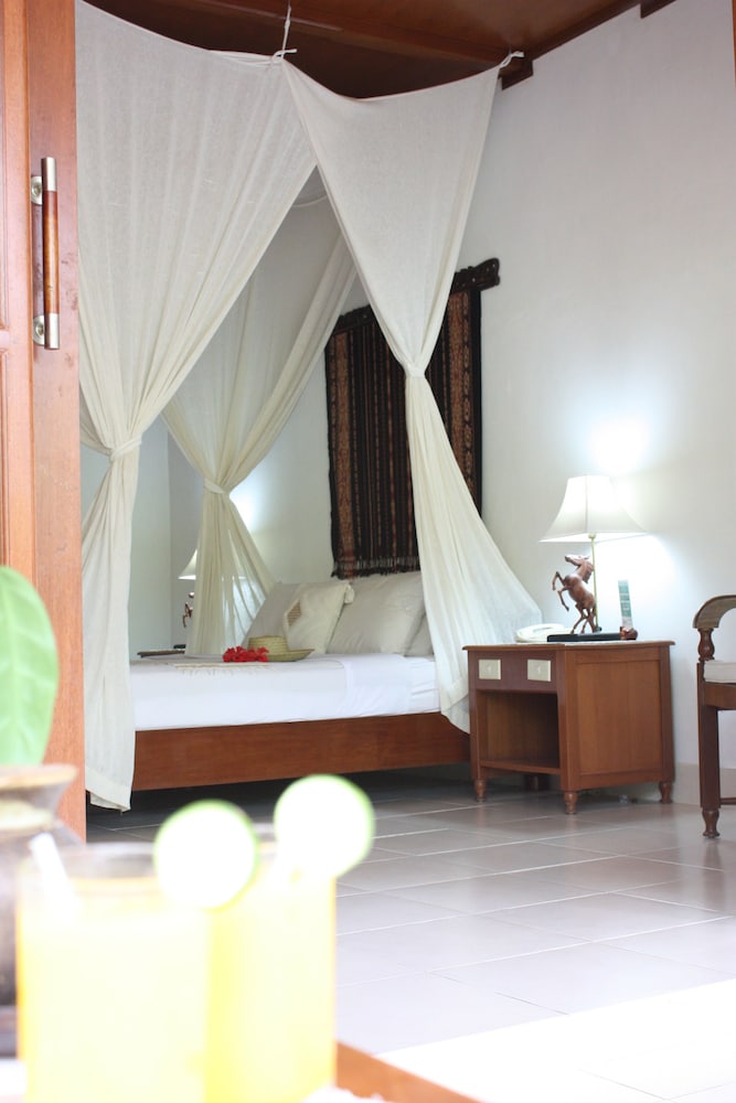 BUMI AYU BUNGALOWS 13/66