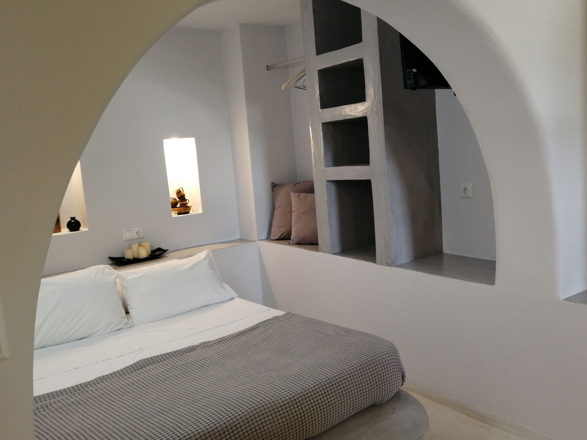 DELUXE, STUDIO, KING BED