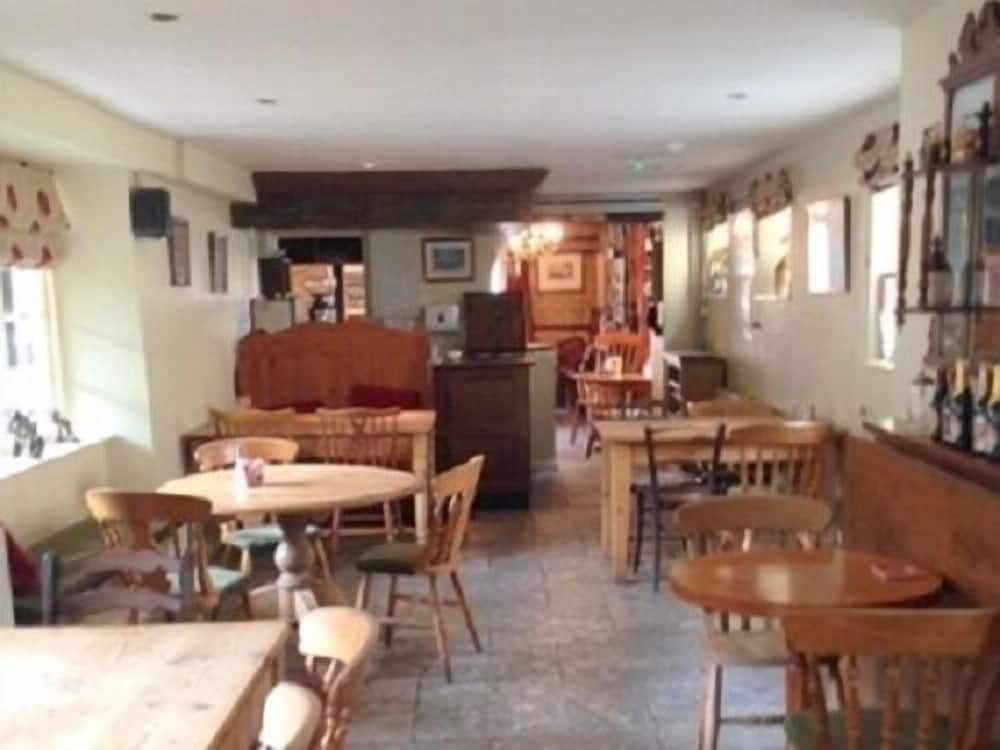 The Royal Oak 16/20