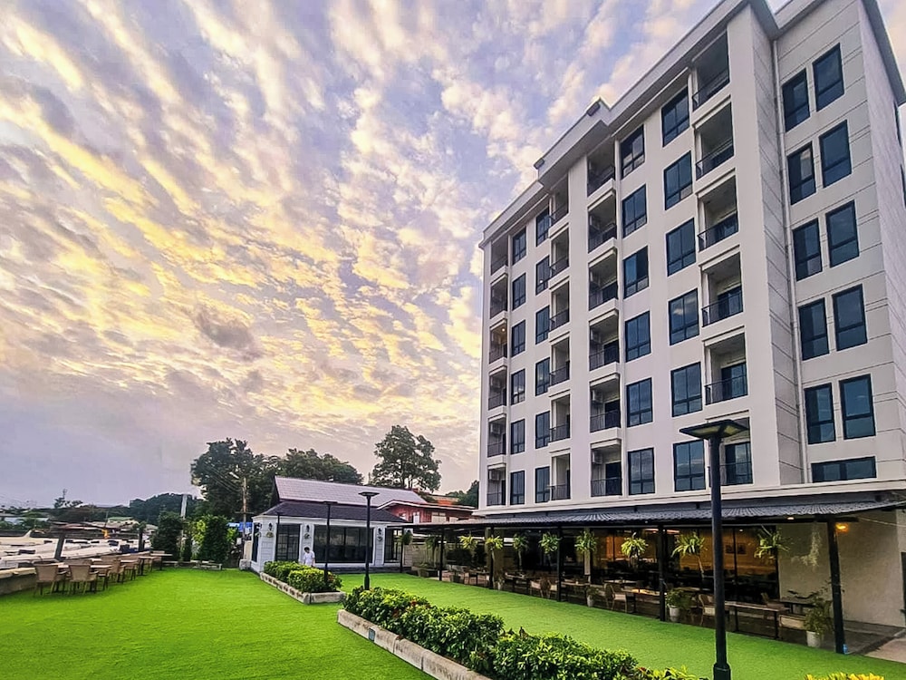 NORN Rimklong Bangkok Hotel 5/50
