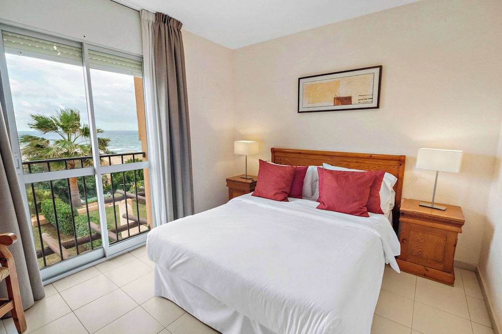 Ramada Hotel and Suites By Wyndham Costa Del Sol 33/75