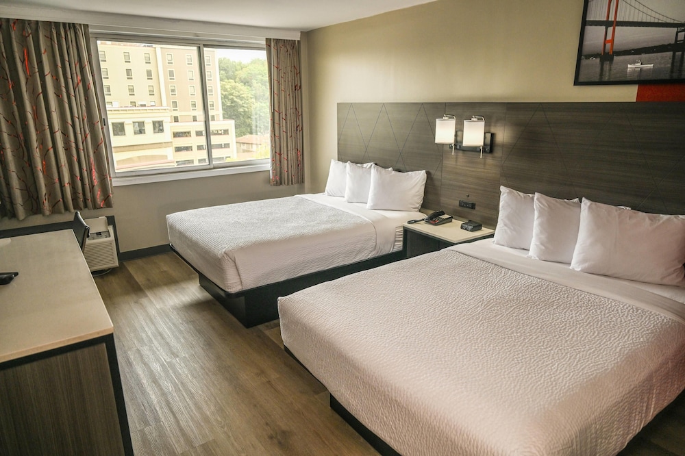 Garner Hotel North Bergen 9/47