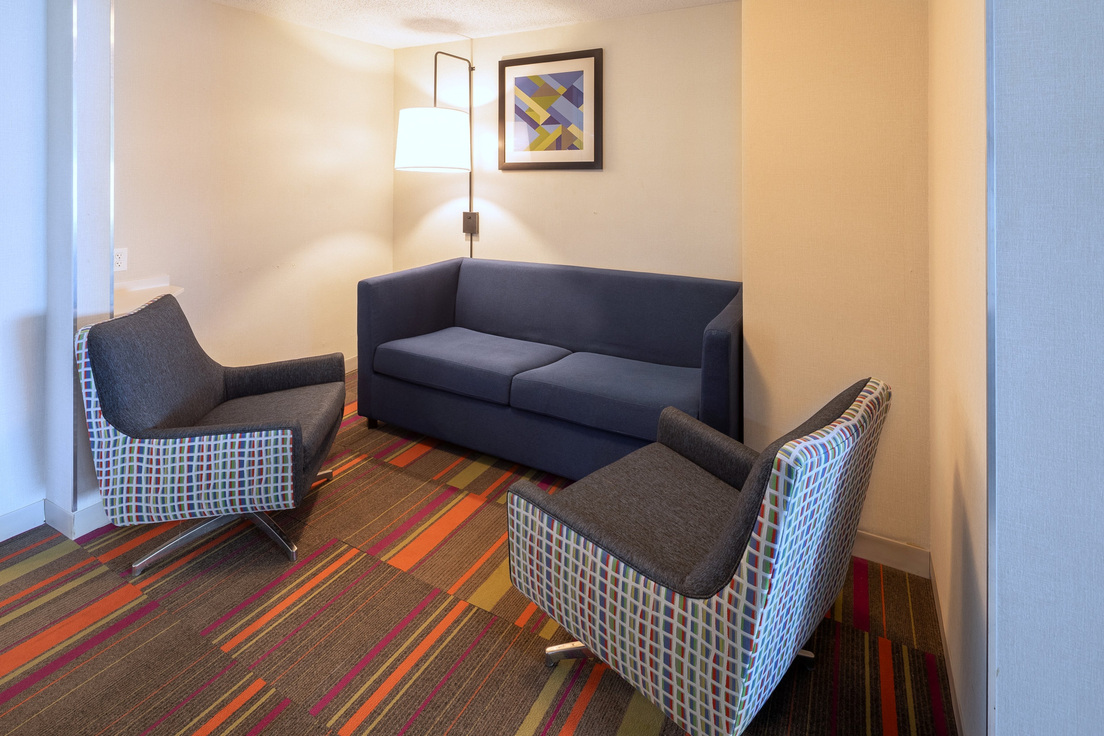 Holiday Inn Express and Suites Chicago West St Charles an IHG Hotel 47/72