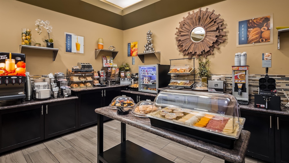 Best Western Canoga Park Motor Inn 33/44