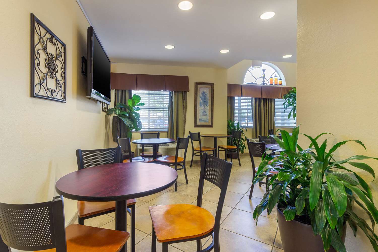 Quality Inn & Suites Lehigh Acres Fort Myers 21/34