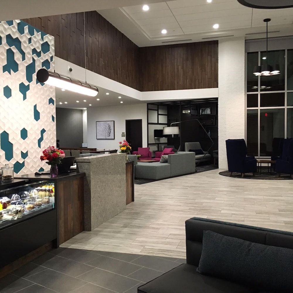 Hyatt Place West Des Moines/Jordan Creek 8/77