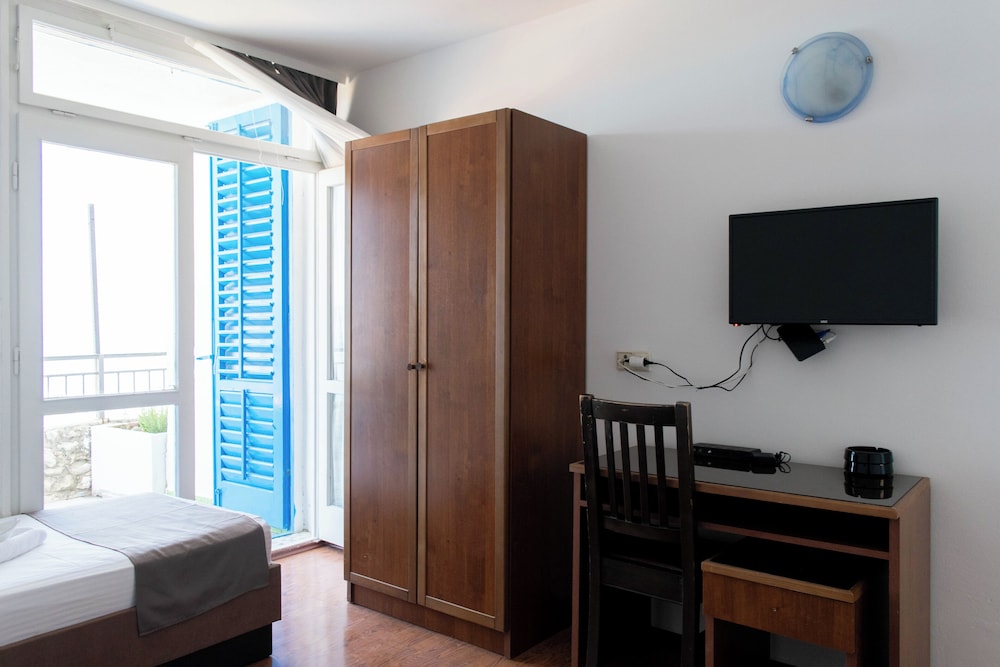 Beach Hotel Croatia 9/50