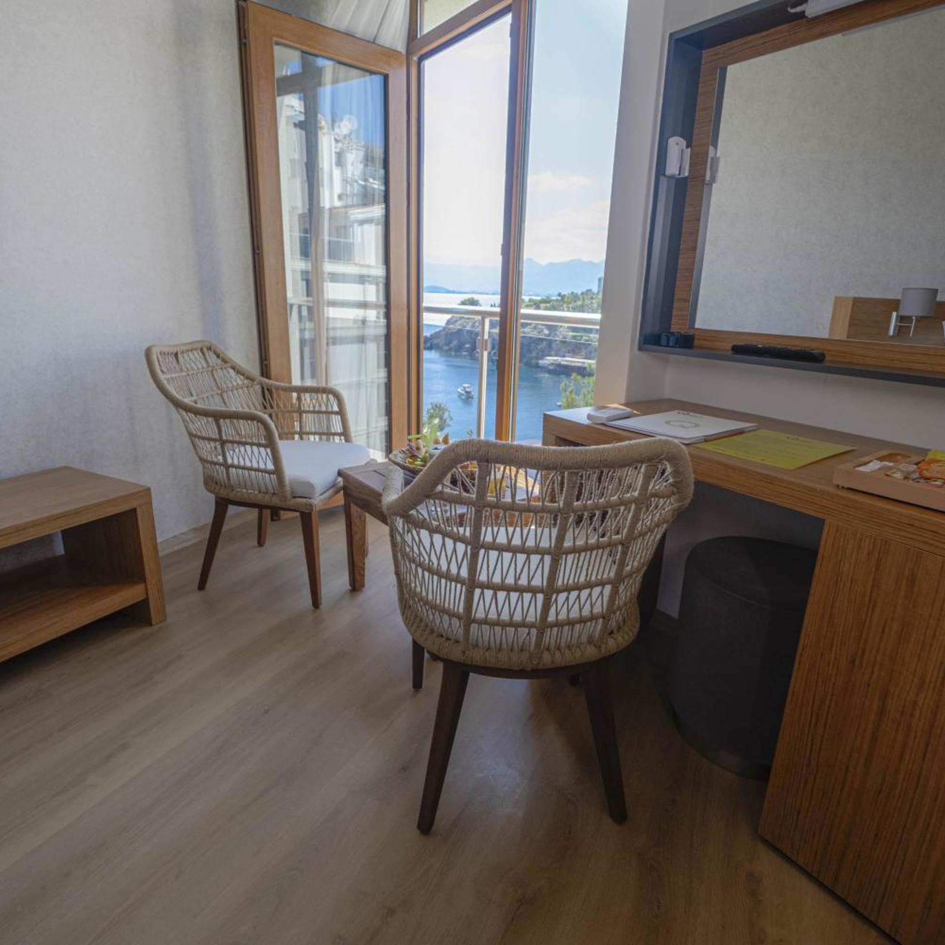 Qinn Hotels 30/50