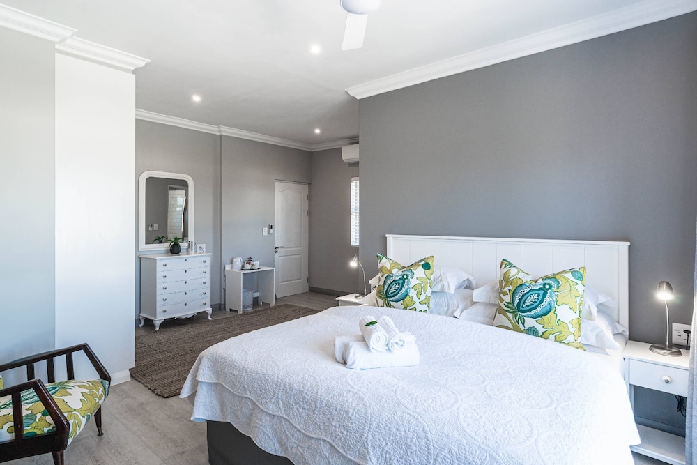 Whale Coast Ocean Villa 8/50