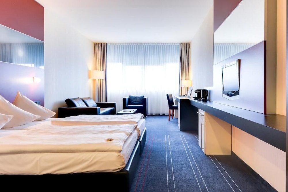 NOVINA HOTEL HERZOGENAURACH HERZO-BASE 25/66
