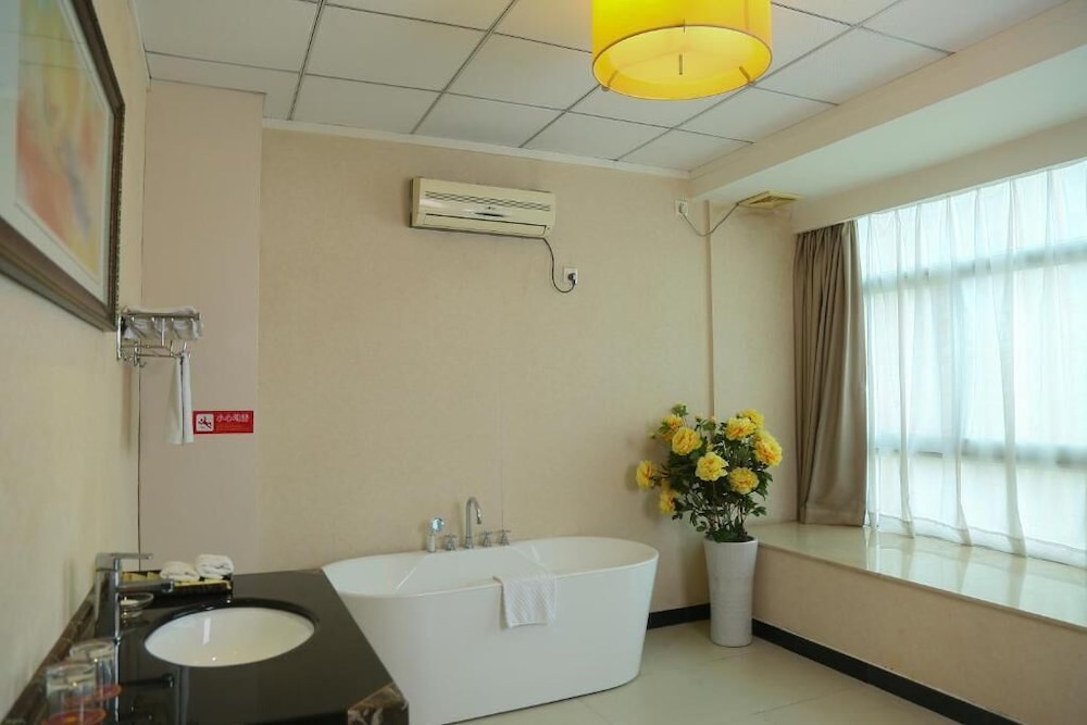 Global Business Hotel 49/49