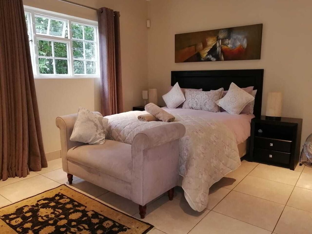 Fiore Guest Accommodation 12/50