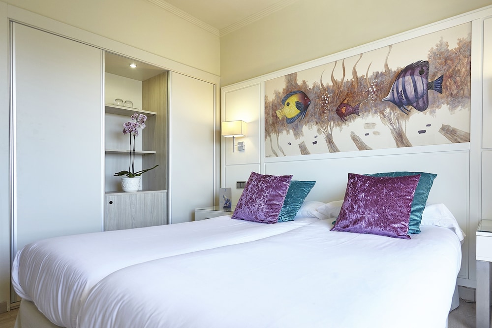 ROOM, DOUBLE BED, BALCONY
