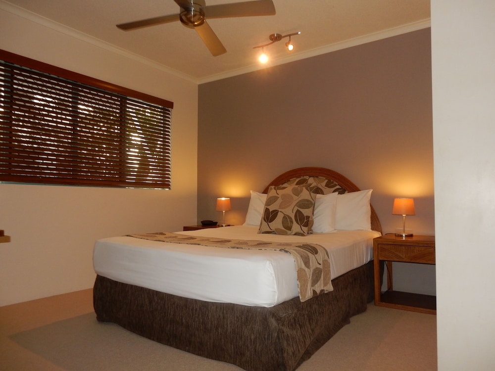 Coral Sands Beachfront Resort 29/59